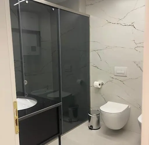 Lindi's 1 5 아파트 티라나