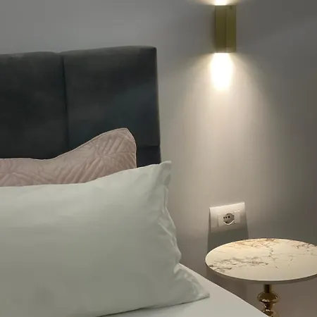 Lindi's 1 5 Appartement Tirana